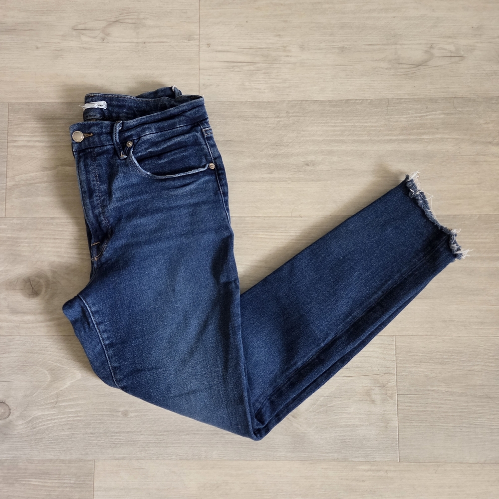 Good American Good Legs Skinny Jeans